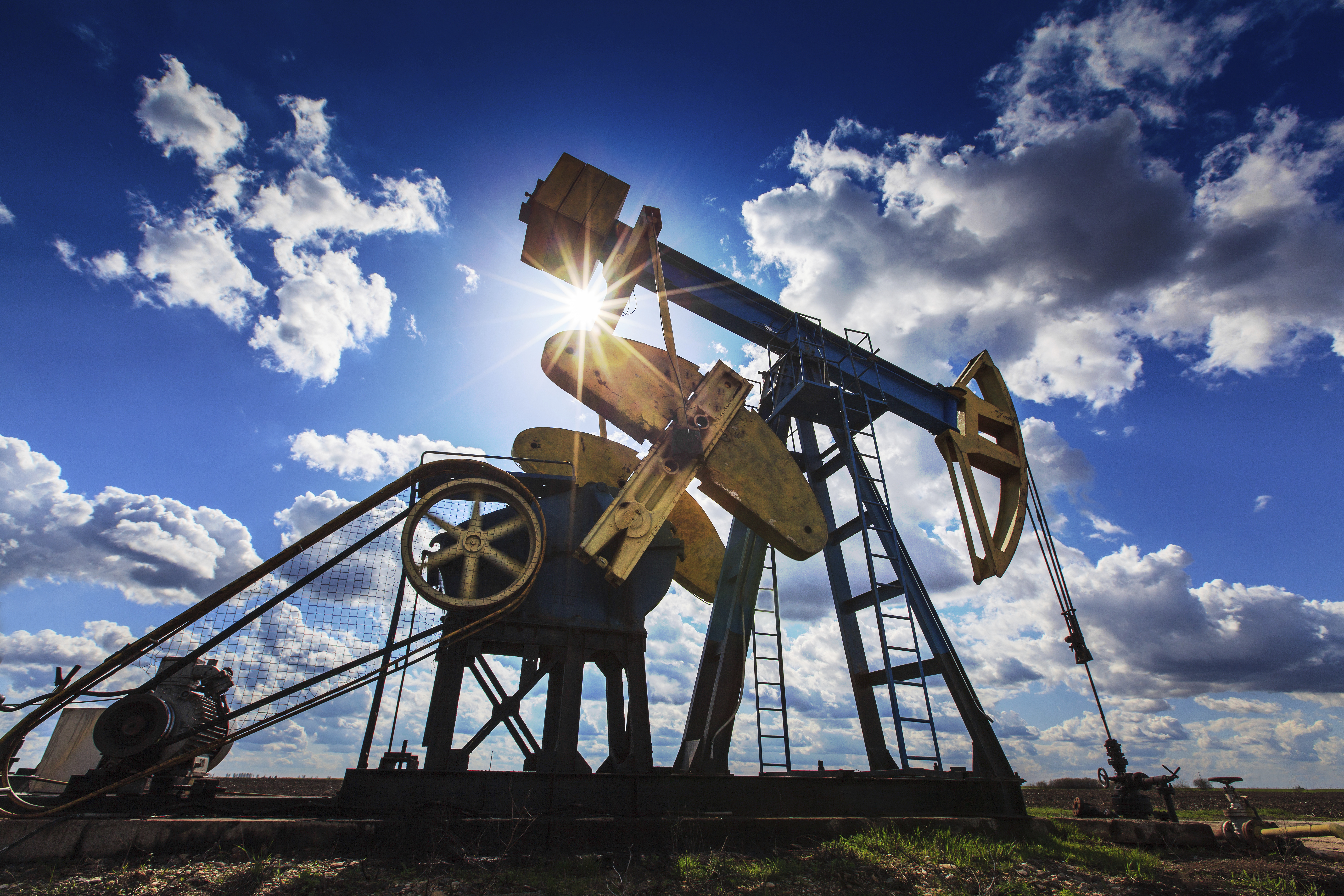 Brent boven 126 dollar: olieprijs op vierjaars-hoogtepunt nu Pentagon Trump briefing geeft over Iran
