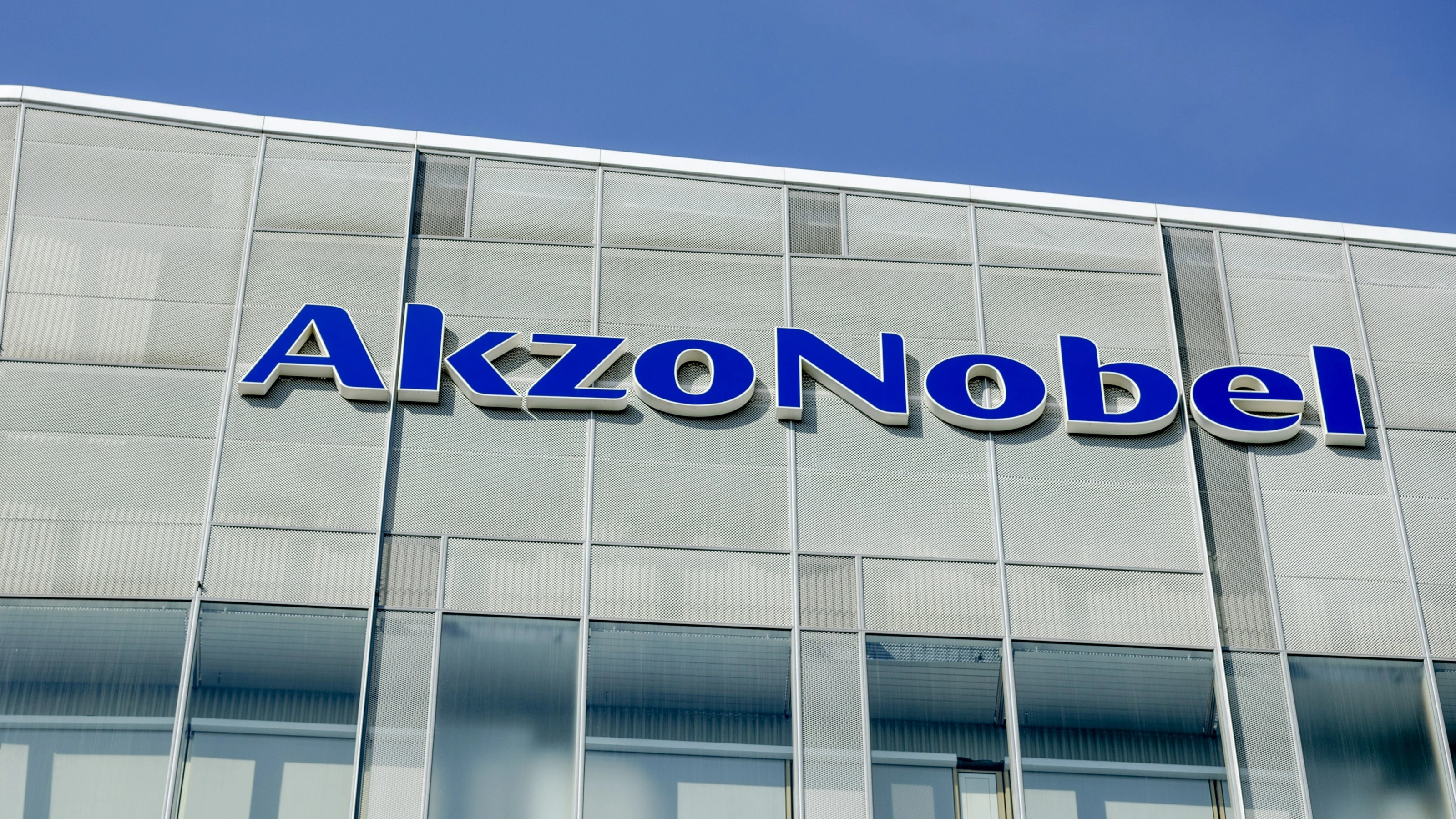 Damrak: AkzoNobel-overname van €12,5 miljard klapt, terwijl ASML en Wolters Kluwer juist in trek zijn