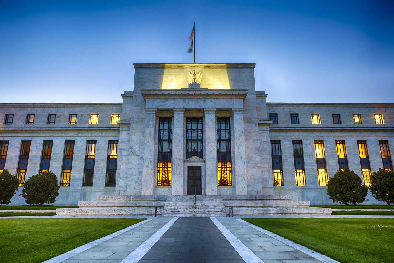 Beurzen wachten op eerste rentebesluit van Fed-voorzitter Warsh, chips trekken de AEX