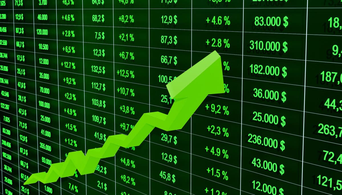 S&P 500 voor het eerst boven 7.800 nu inflatie afkoelt en olie daalt