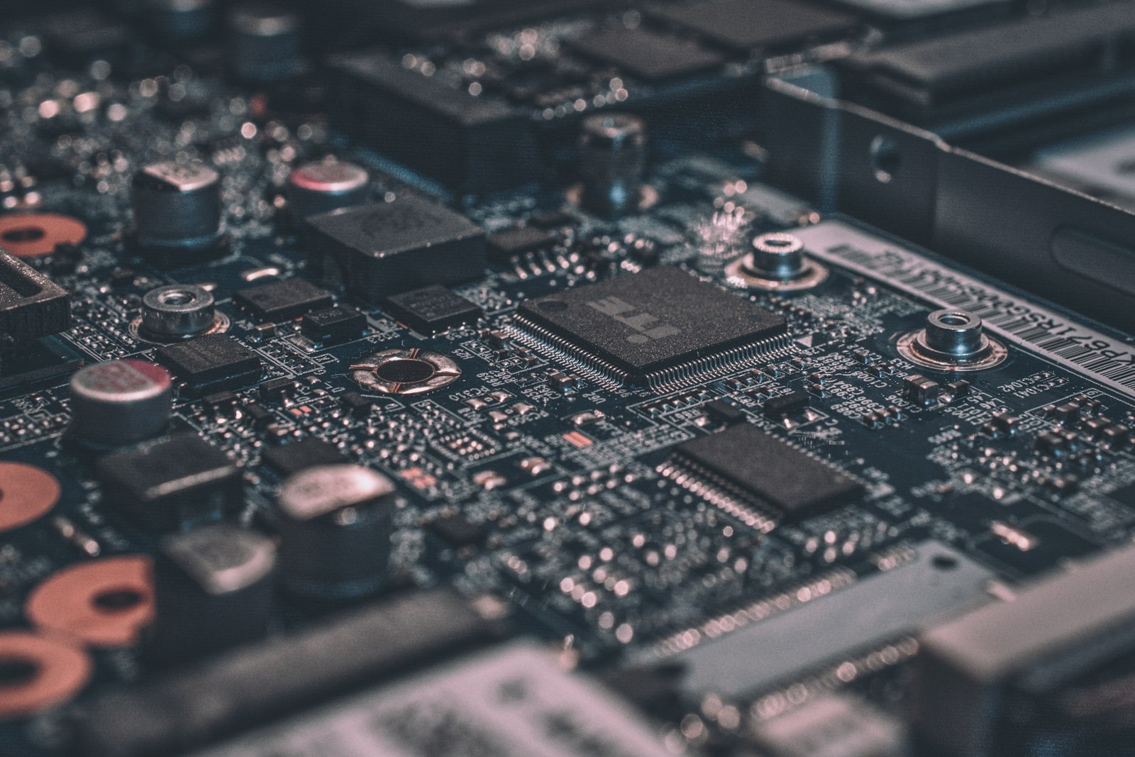 AMD versnelt groei met ambitieuze AI-plannen en nieuwe miljardenovereenkomst